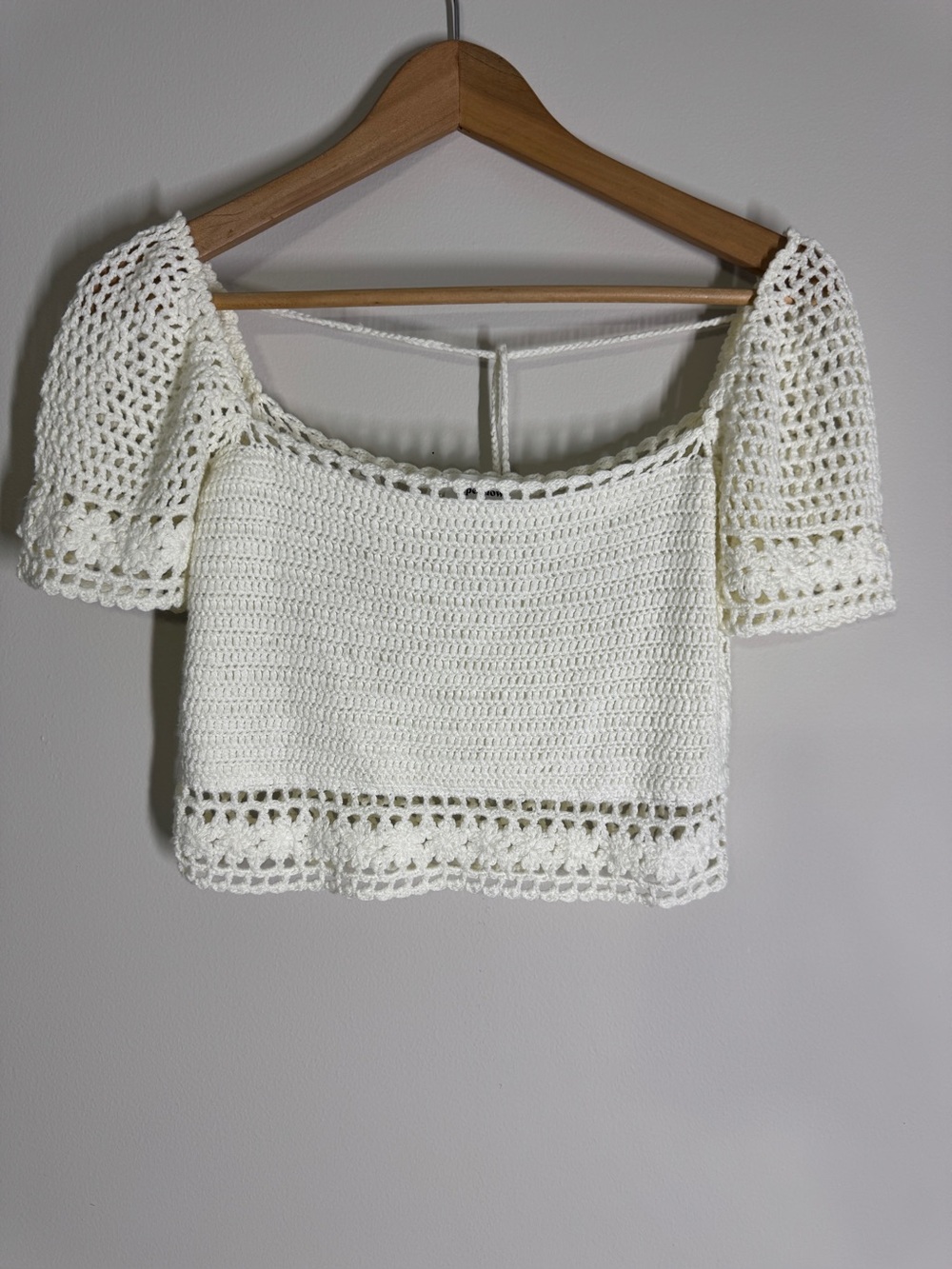 Revolve Superdown Imani Crochet Crop Top Off-White Knit Short Sleeve Sz. S - Picture 2 of 8